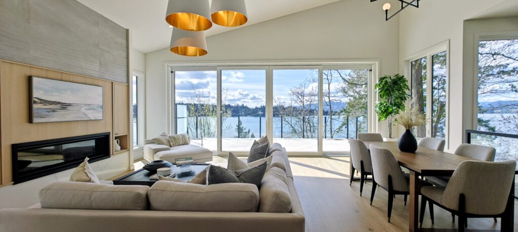 Deep Cove Cliff House - Innovate Design Collective